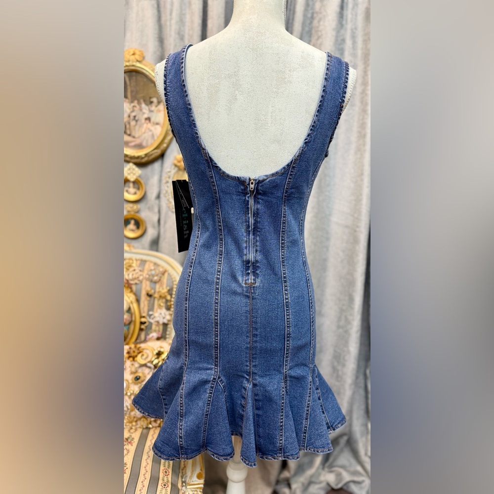 Denim Dress with Matching Hat and necklace - Picture 4 of 7